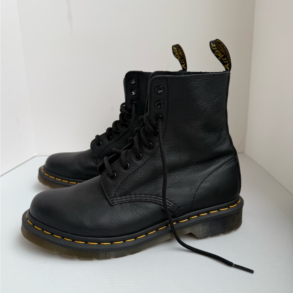 Dr. Martens 1460 PASCAL VIRGINIA LEATHER BOOTS